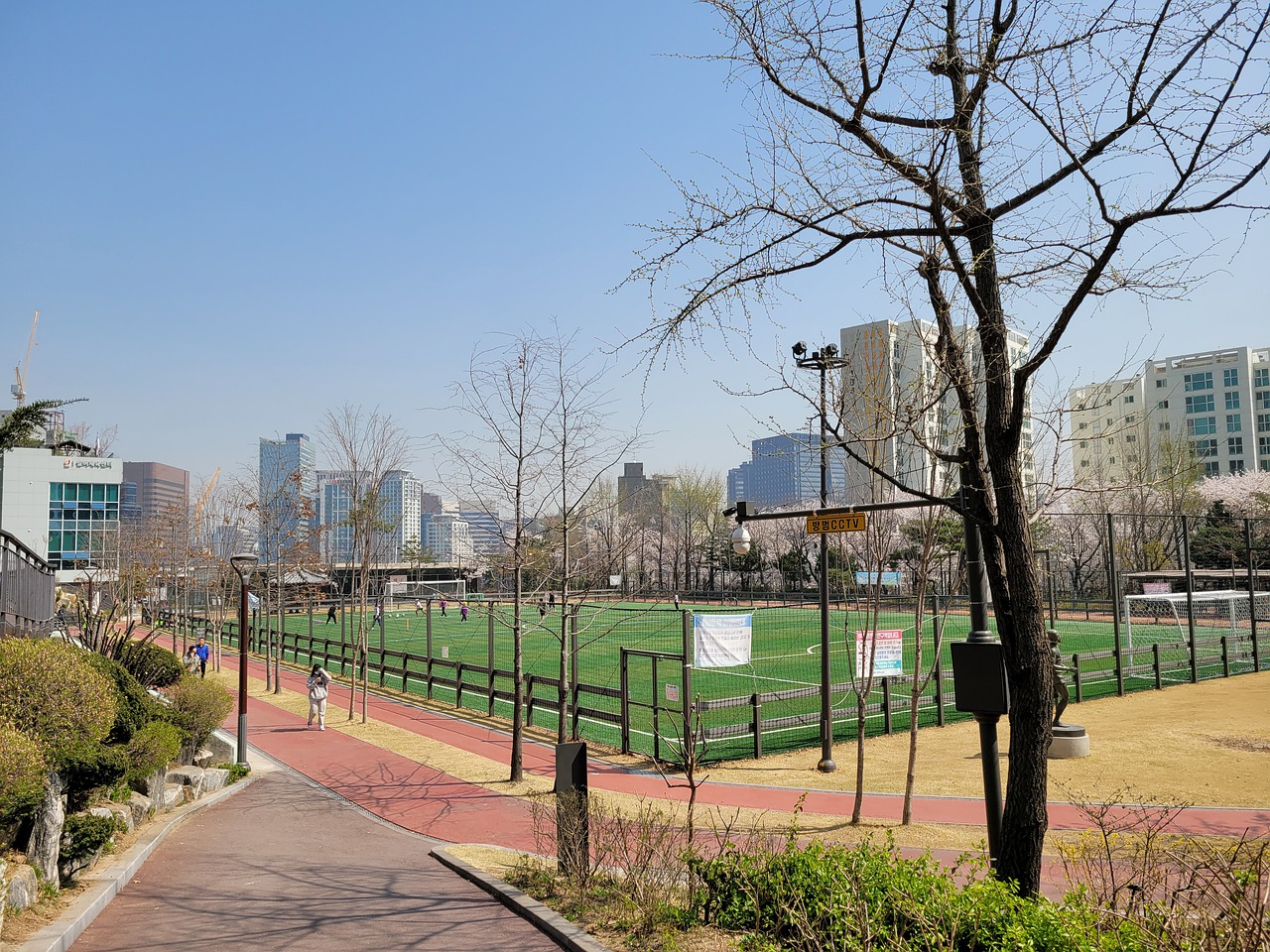 外媒:姆巴佩成为国际帆船大奖赛参赛队伍法国队的小股东.